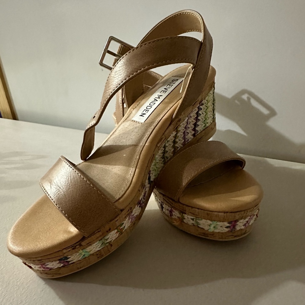 Steve Madden Jbora Sandals Girls Size 1 worn inside once EUC — like new